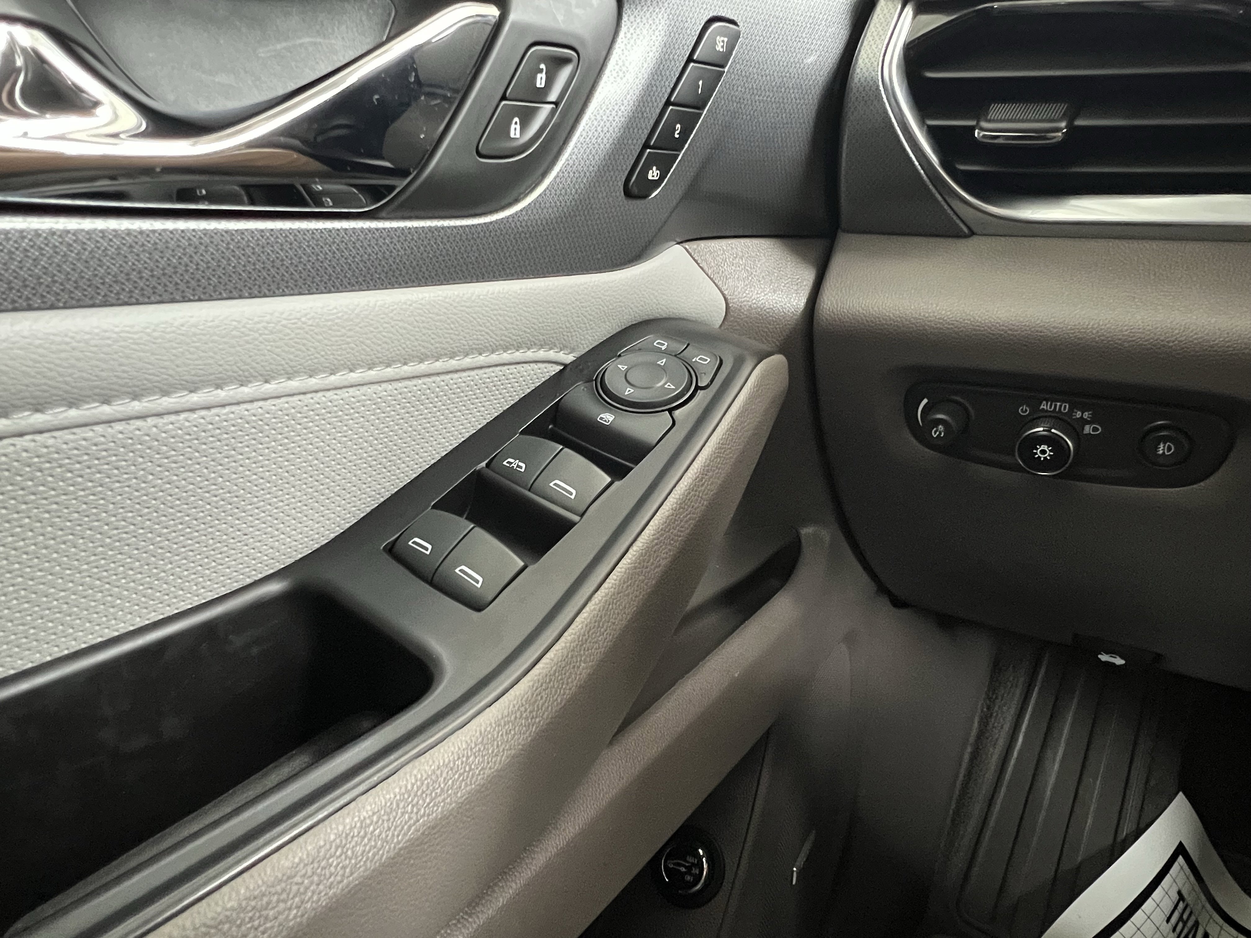 Used 2019 Chevrolet Traverse Premier AWD/4WD image 42