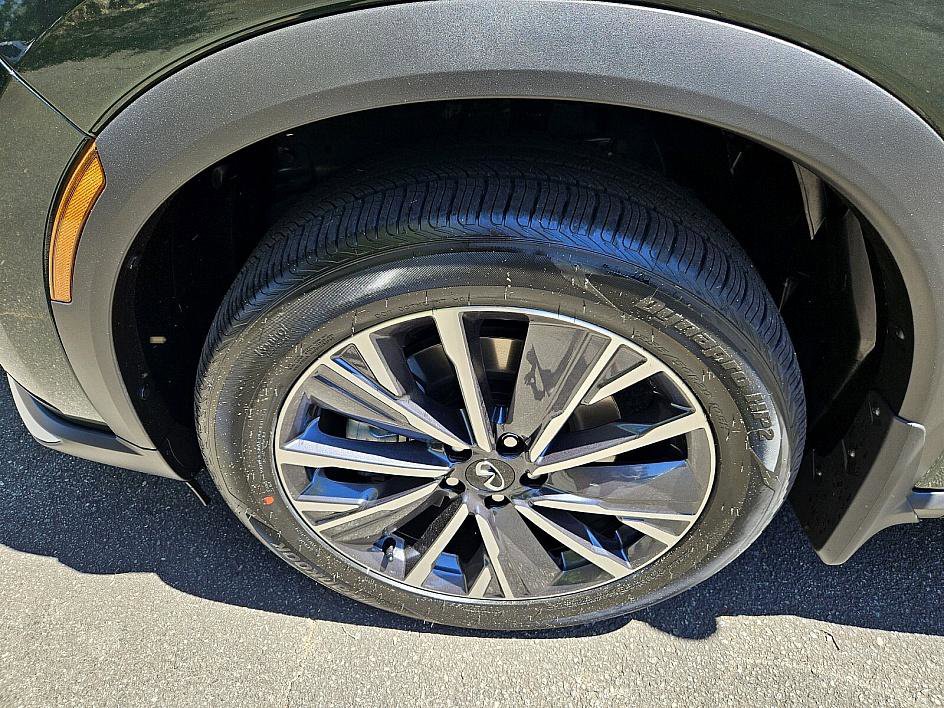 New 2026 INFINITI QX60 Luxe image 18