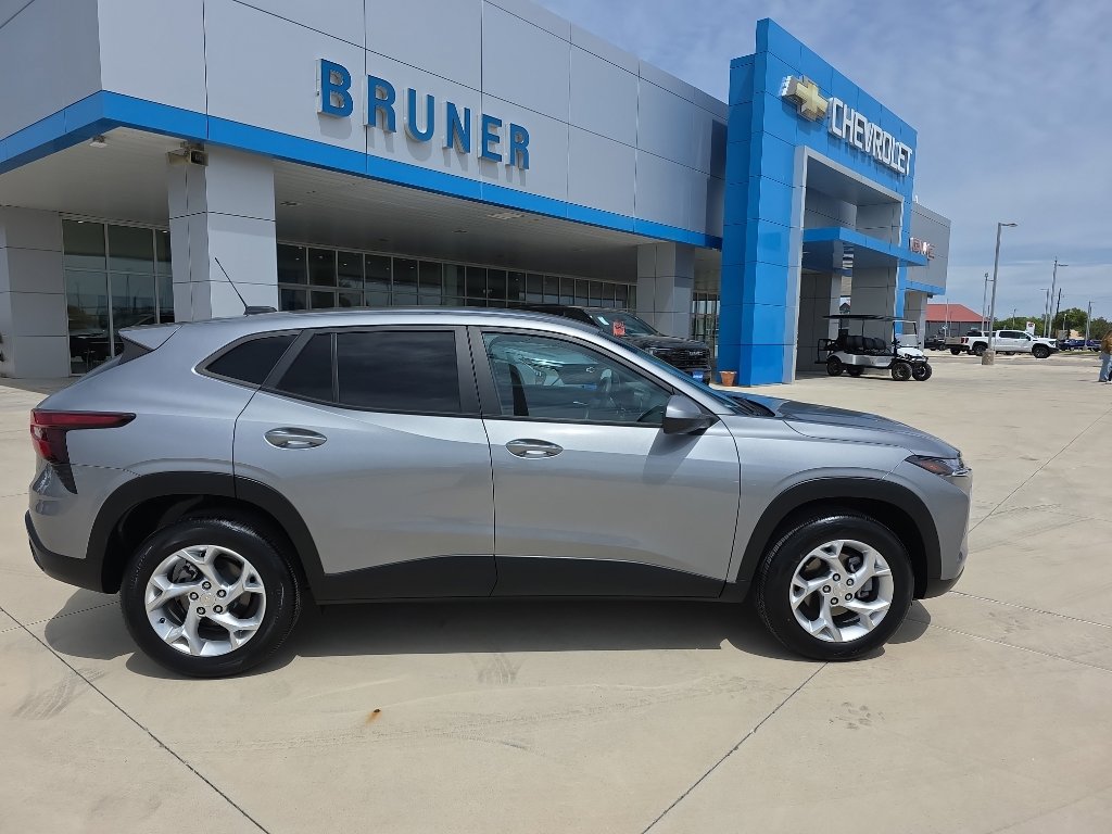 Certified 2025 Chevrolet Trax LS w/ LS Convenience Package image 18