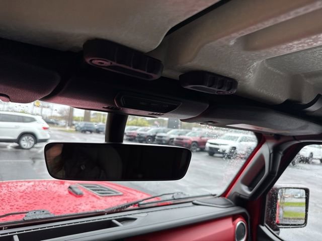 Used 2023 Jeep Gladiator Rubicon w/ Cold Weather Group image 18