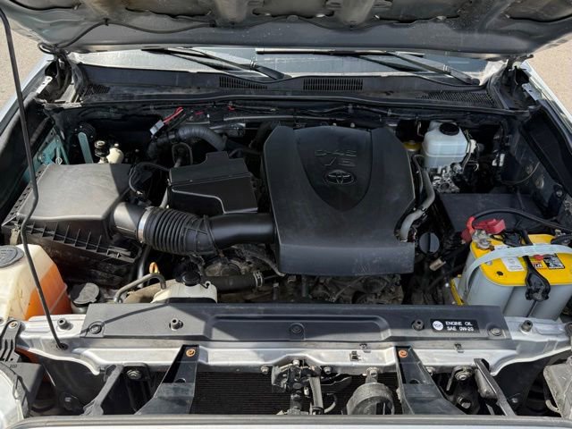 Used 2017 Toyota Tacoma TRD Off-Road AWD/4WD image 31