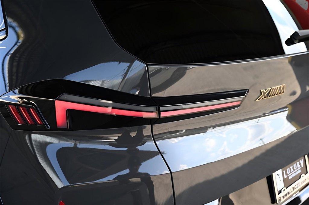 Used 2023 BMW XM image 9