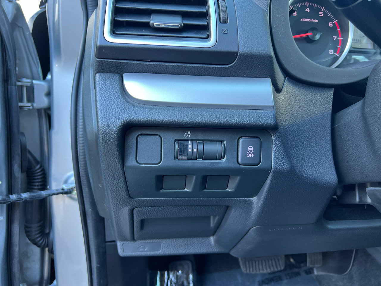 Used 2018 Subaru Forester 2.5i Premium w/ All-Weather Package image 27