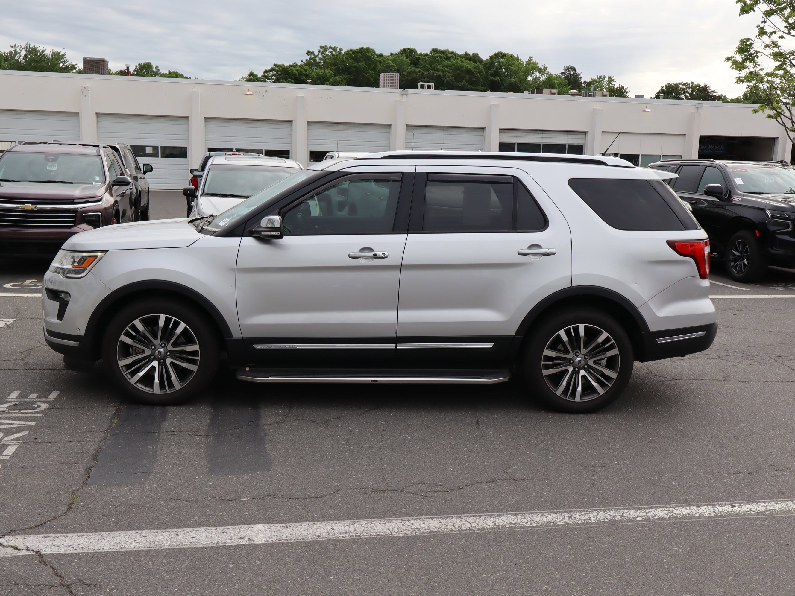 Used 2019 Ford Explorer Platinum AWD/4WD image 7