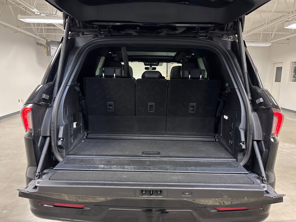 Used 2025 Lincoln Navigator Reserve w/ Jet Appearance Package image 15