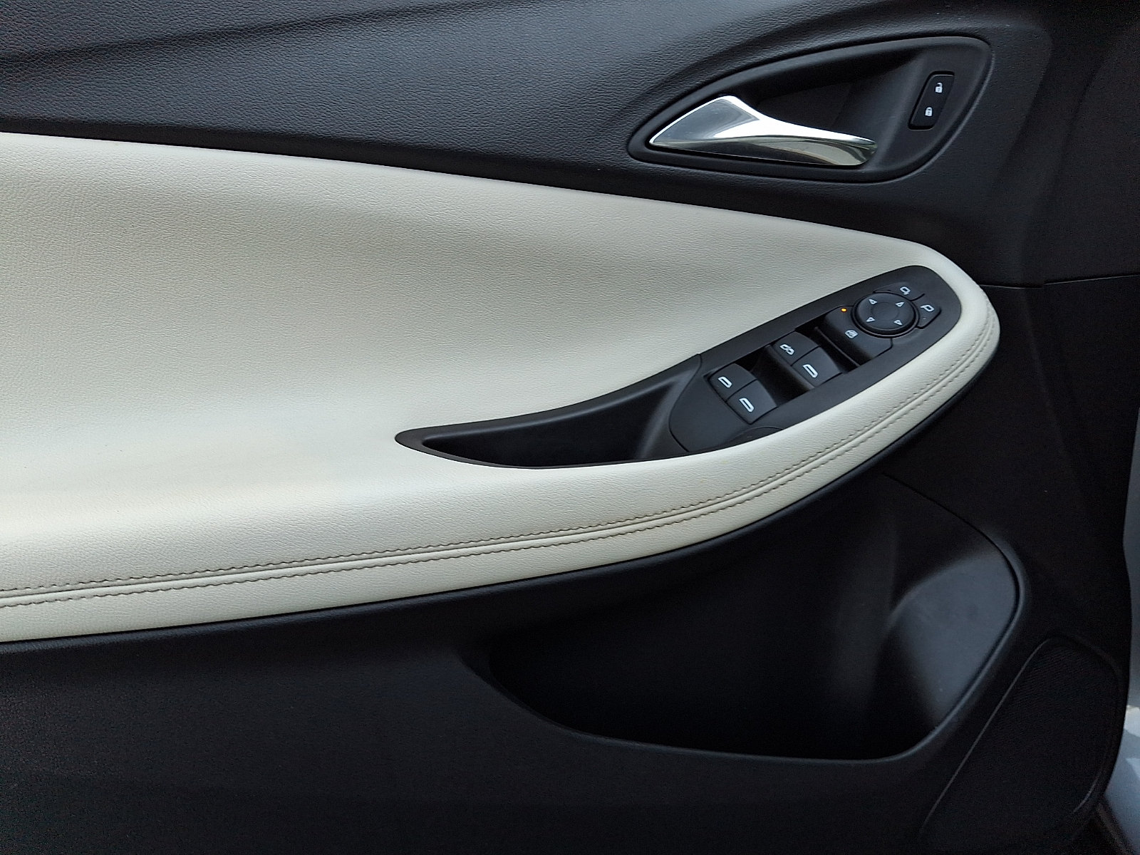Certified 2023 Buick Encore GX Preferred w/ Cold Weather Comfort Package FWD image 13