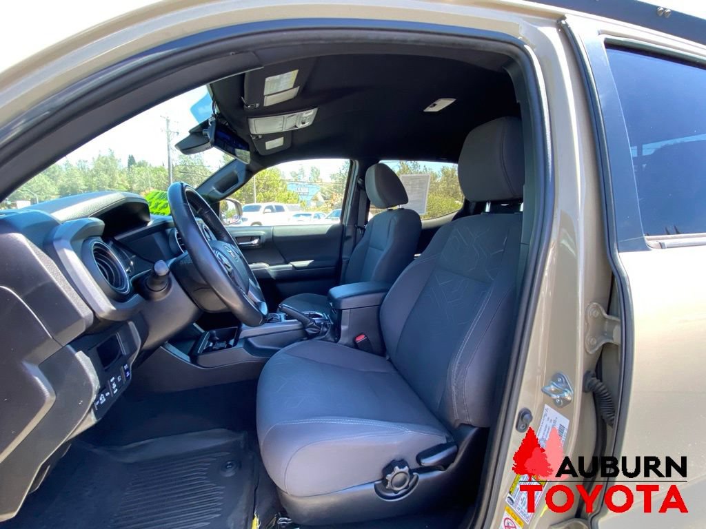 Used 2018 Toyota Tacoma TRD Sport AWD/4WD image 33