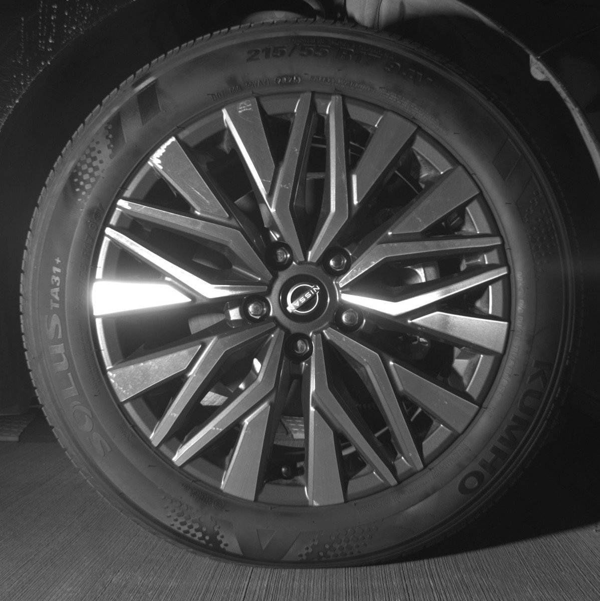 Used 2025 Nissan Altima 2.5 SV FWD image 13