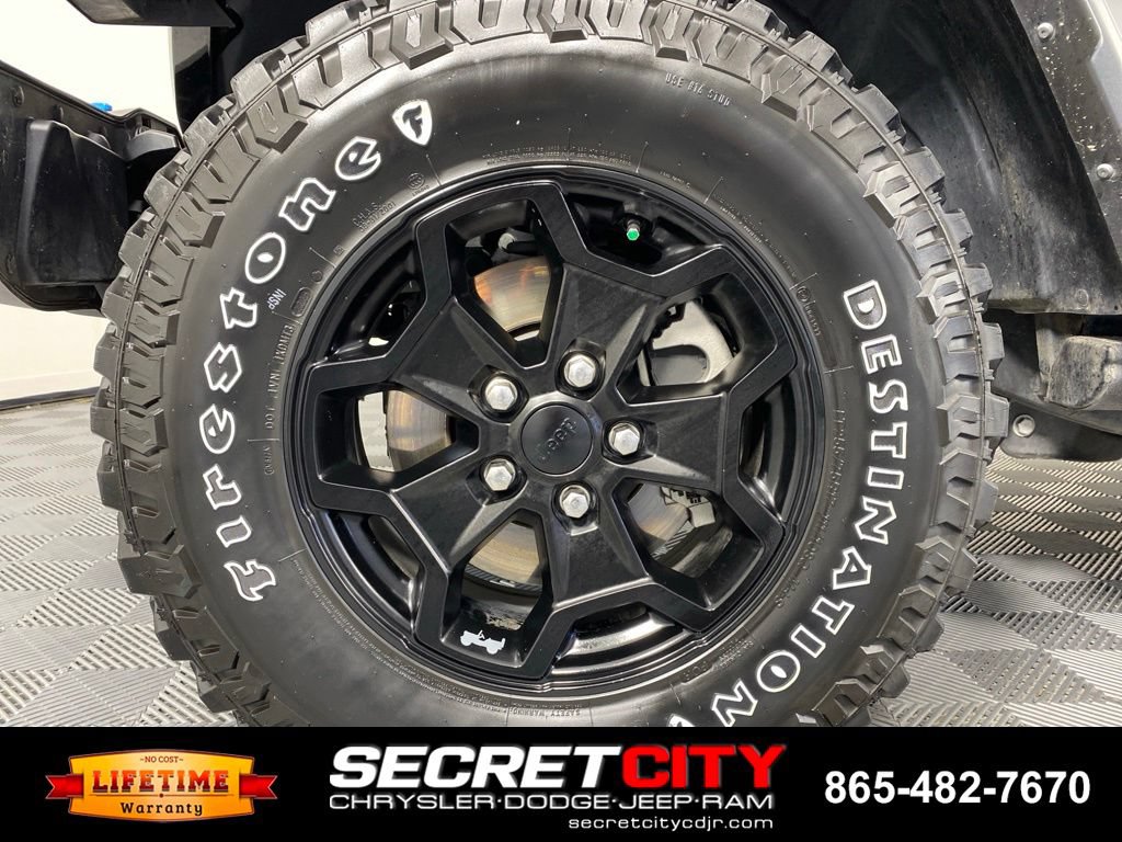 Used 2023 Jeep Wrangler Unlimited w/ Sun & Screen Package AWD/4WD image 9
