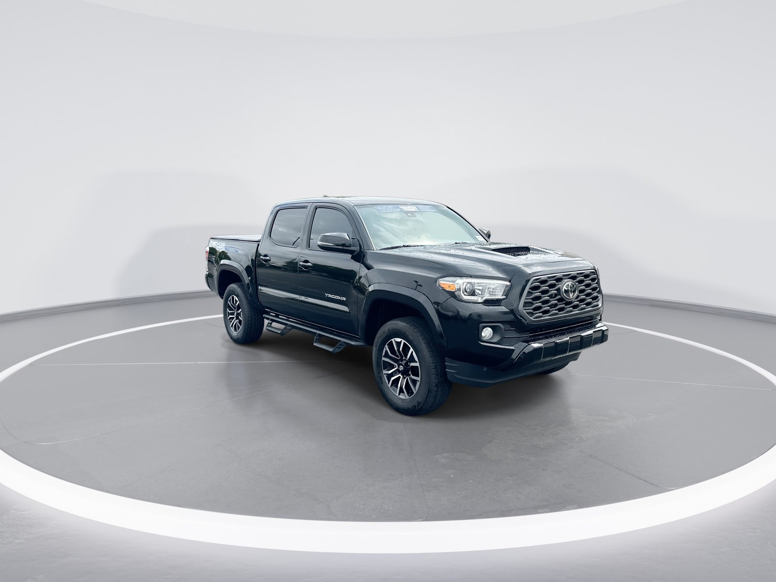 Used 2021 Toyota Tacoma TRD Sport AWD/4WD image 2