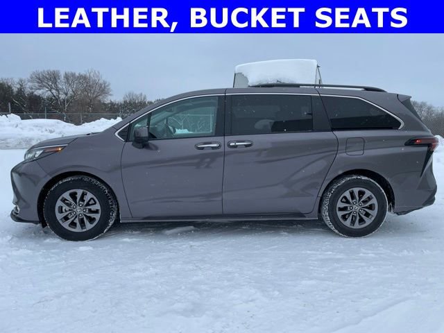 Used 2024 Toyota Sienna XLE image 4
