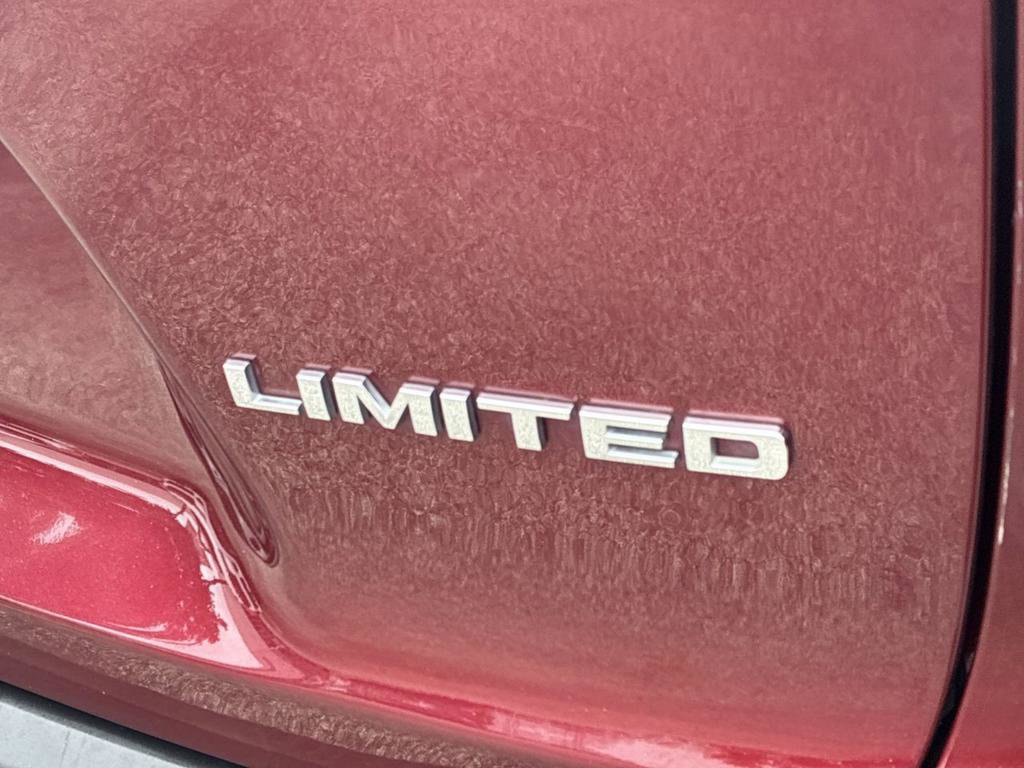 Used 2019 Jeep Cherokee Limited w/ Luxury Group FWD image 36