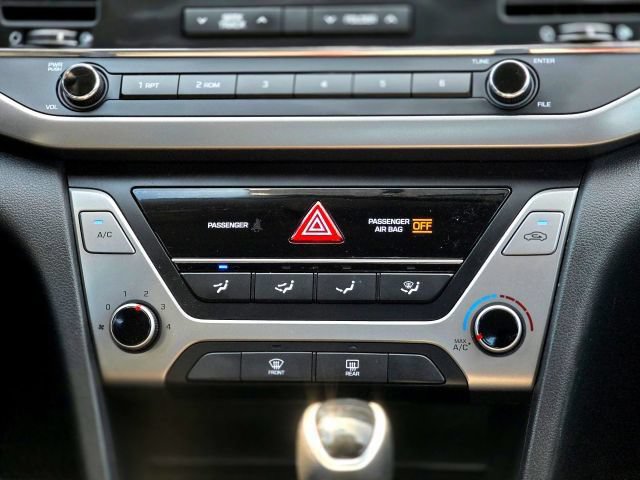 Used 2018 Hyundai Elantra SE FWD image 21