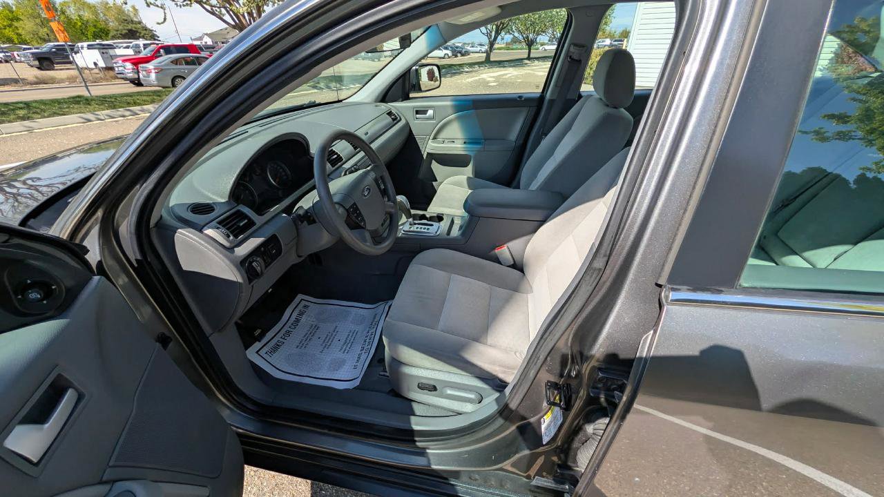 Used 2005 Ford Five Hundred SE image 10
