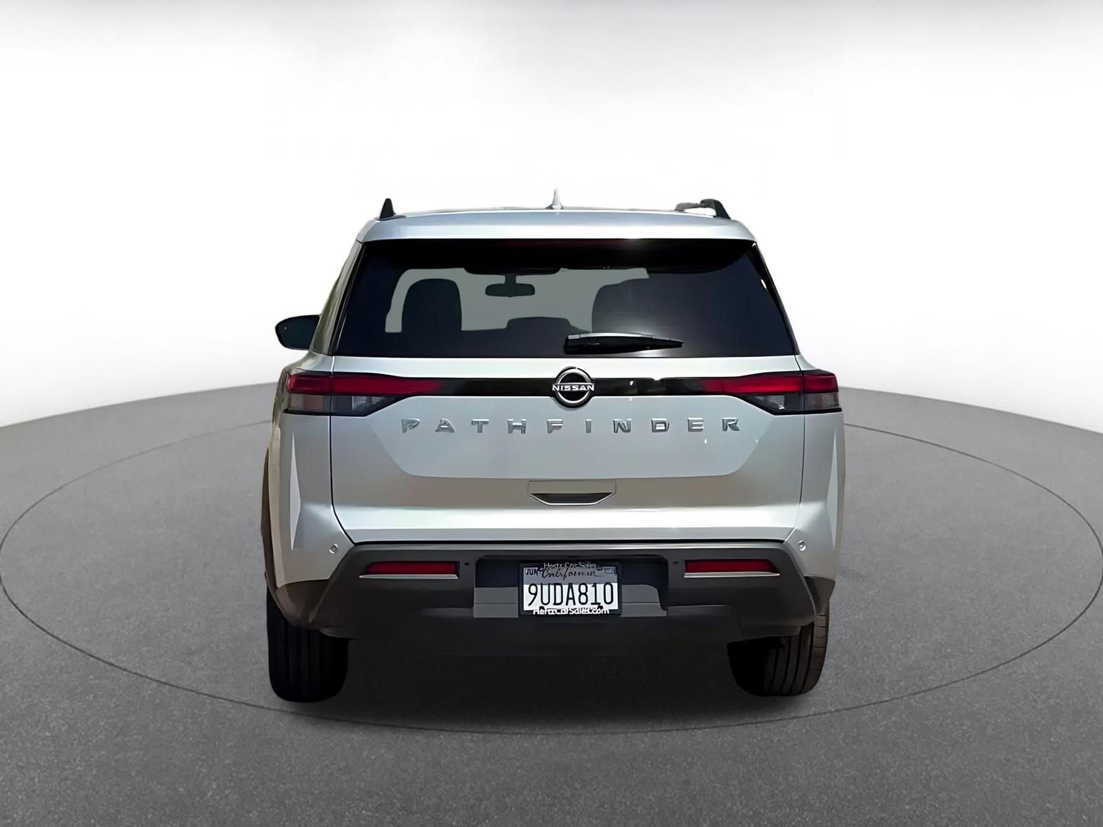 Used 2025 Nissan Pathfinder SV image 11