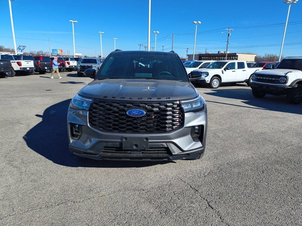 New 2026 Ford Explorer ST-Line w/ ST-Line Street Pack AWD/4WD image 8
