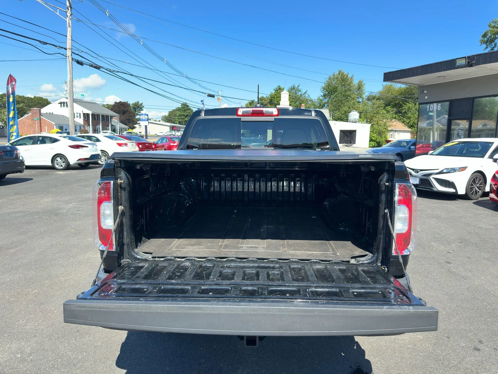 Used 2018 GMC Canyon SLE w/ SLE Convenience Package image 6