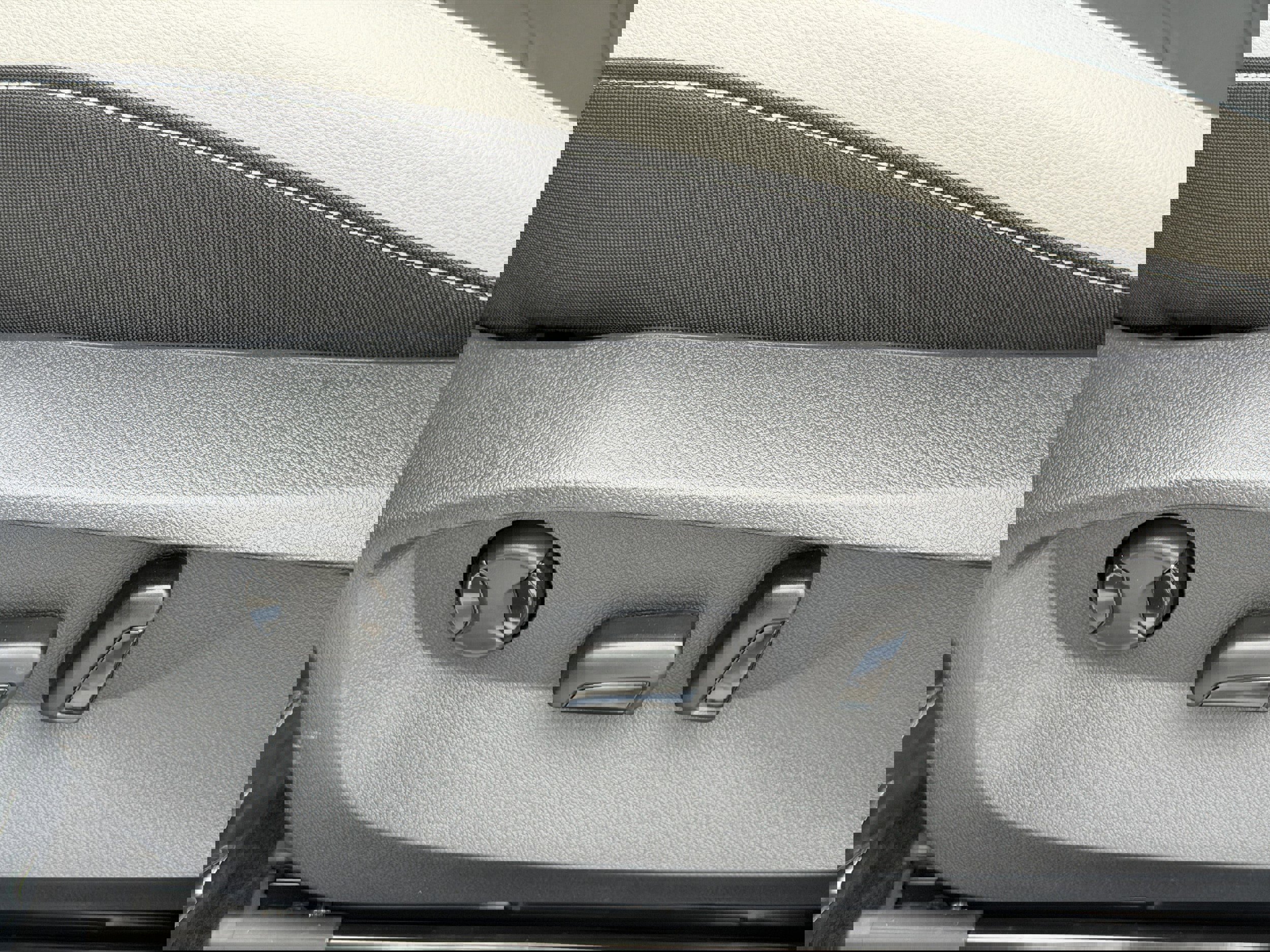 New 2026 Volkswagen Taos SE image 15