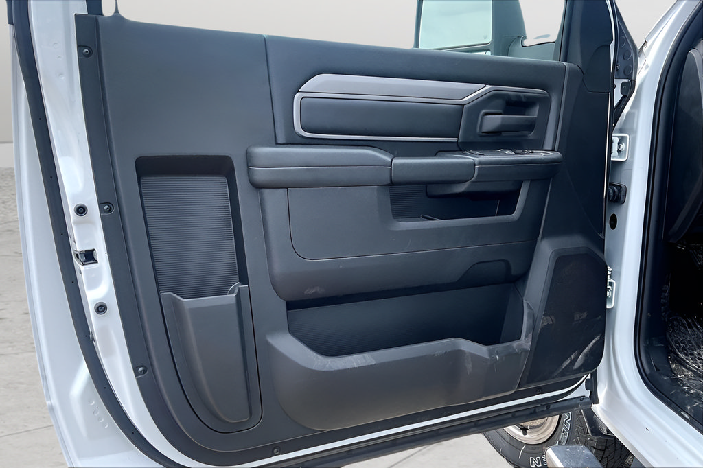 New 2024 RAM 3500 Tradesman AWD/4WD image 14