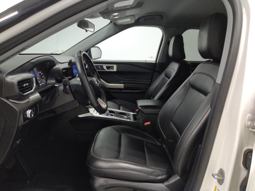 Used 2022 Ford Explorer XLT w/ Equipment Group 202A image 17