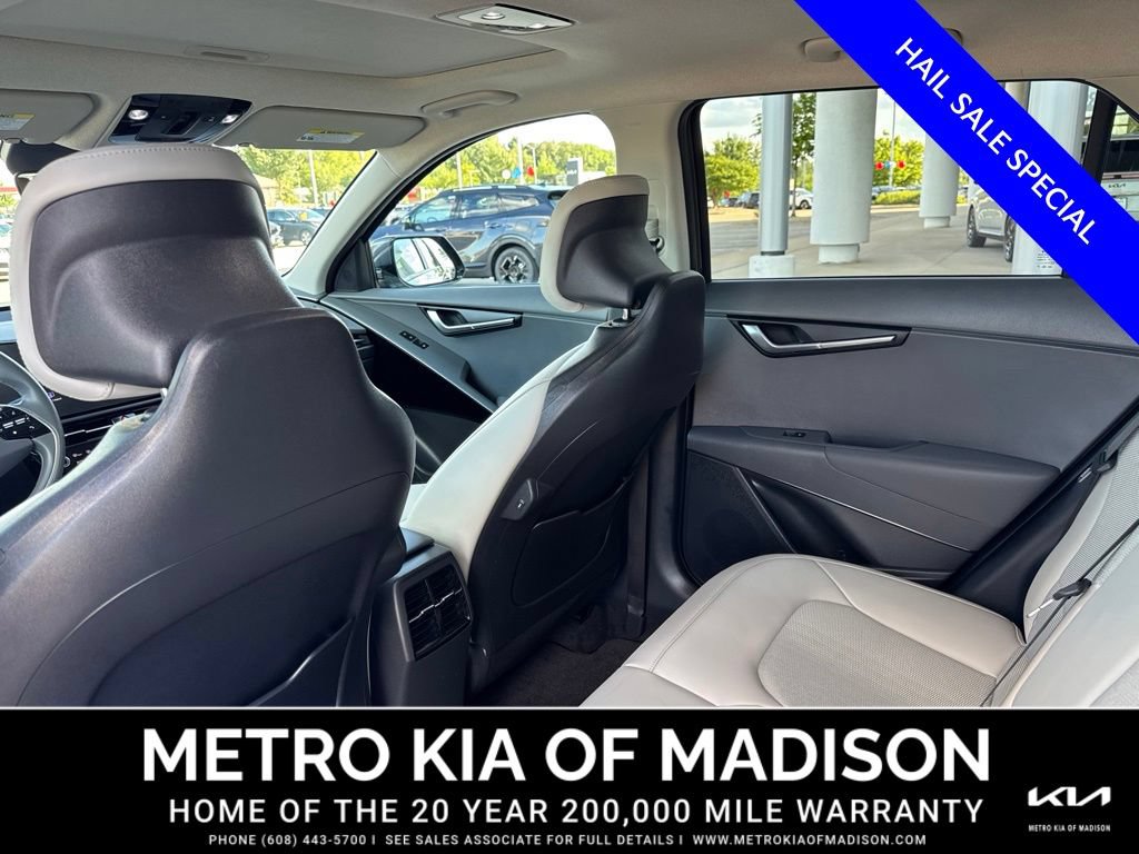 Used 2025 Kia Niro EX Touring FWD image 33