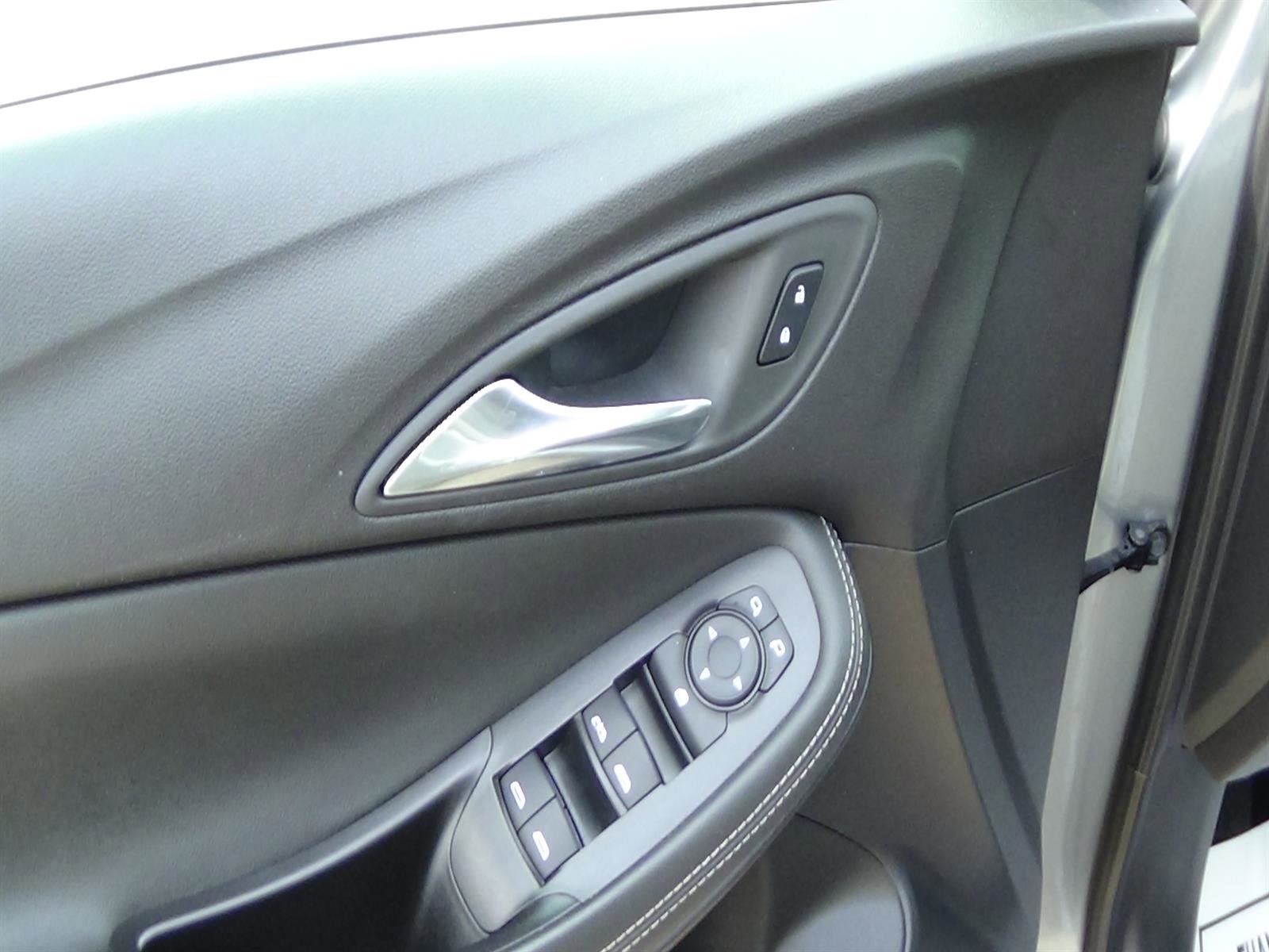 Used 2025 Buick Encore GX Preferred FWD image 15