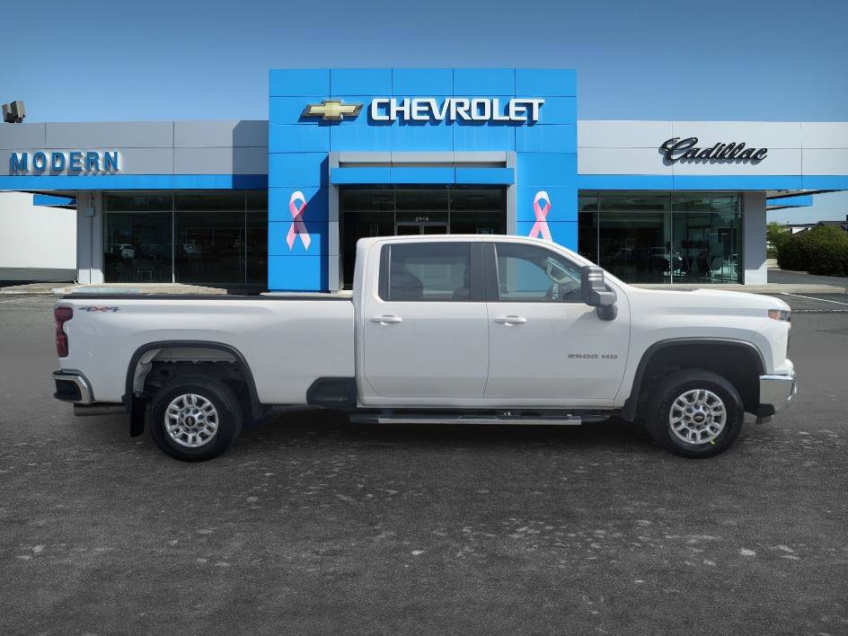 Used 2024 Chevrolet Silverado 2500 LT AWD/4WD image 4