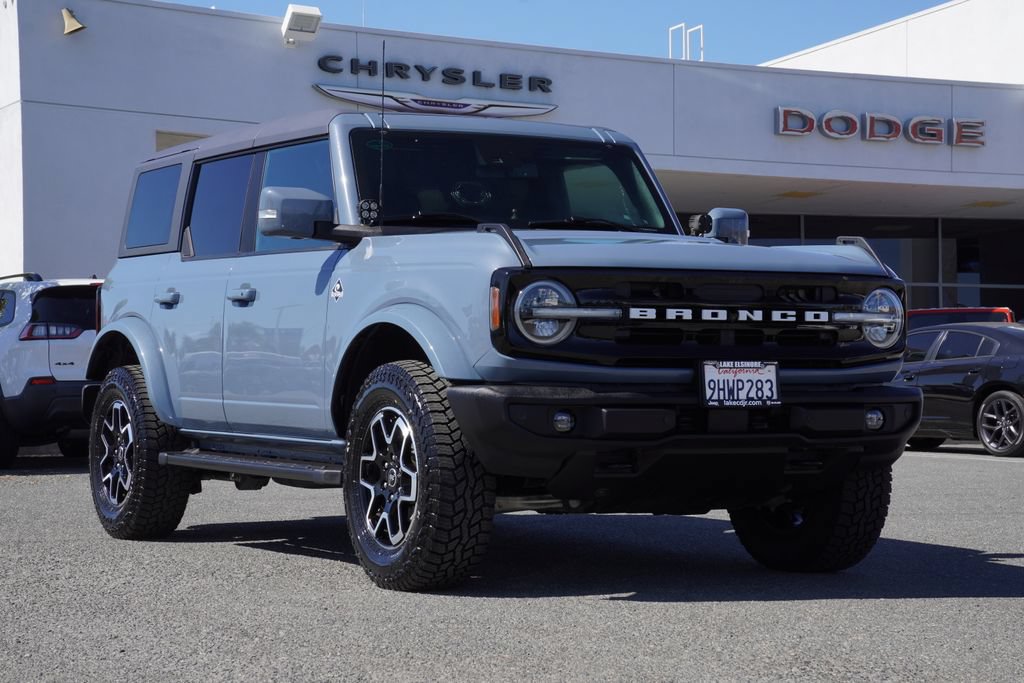 Used 2023 Ford Bronco Outer Banks AWD/4WD image 2