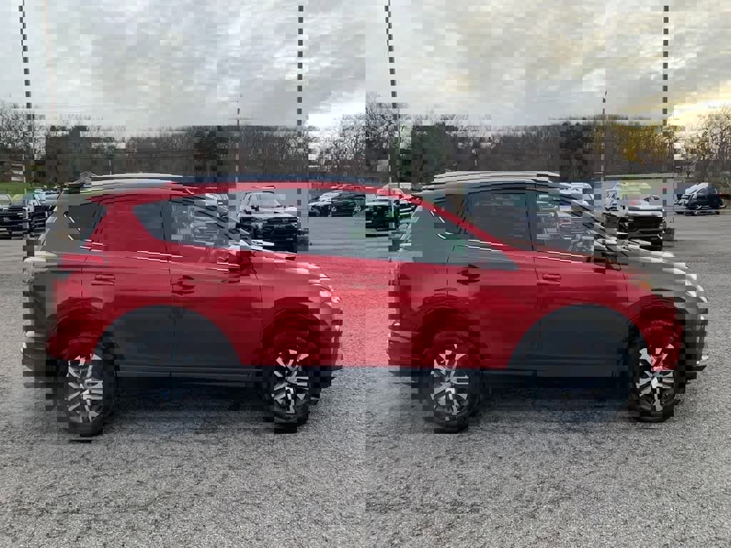 Used 2016 Toyota RAV4 LE image 9