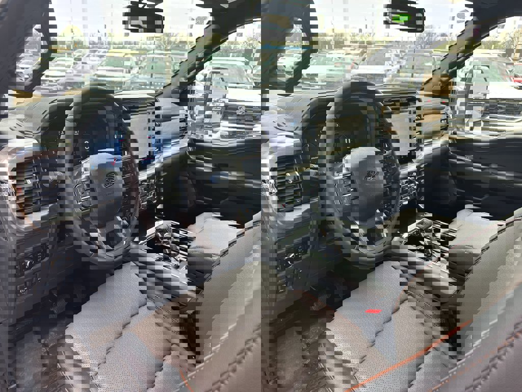 New 2025 Ford F150 Lariat w/ Equipment Group 502A High image 15