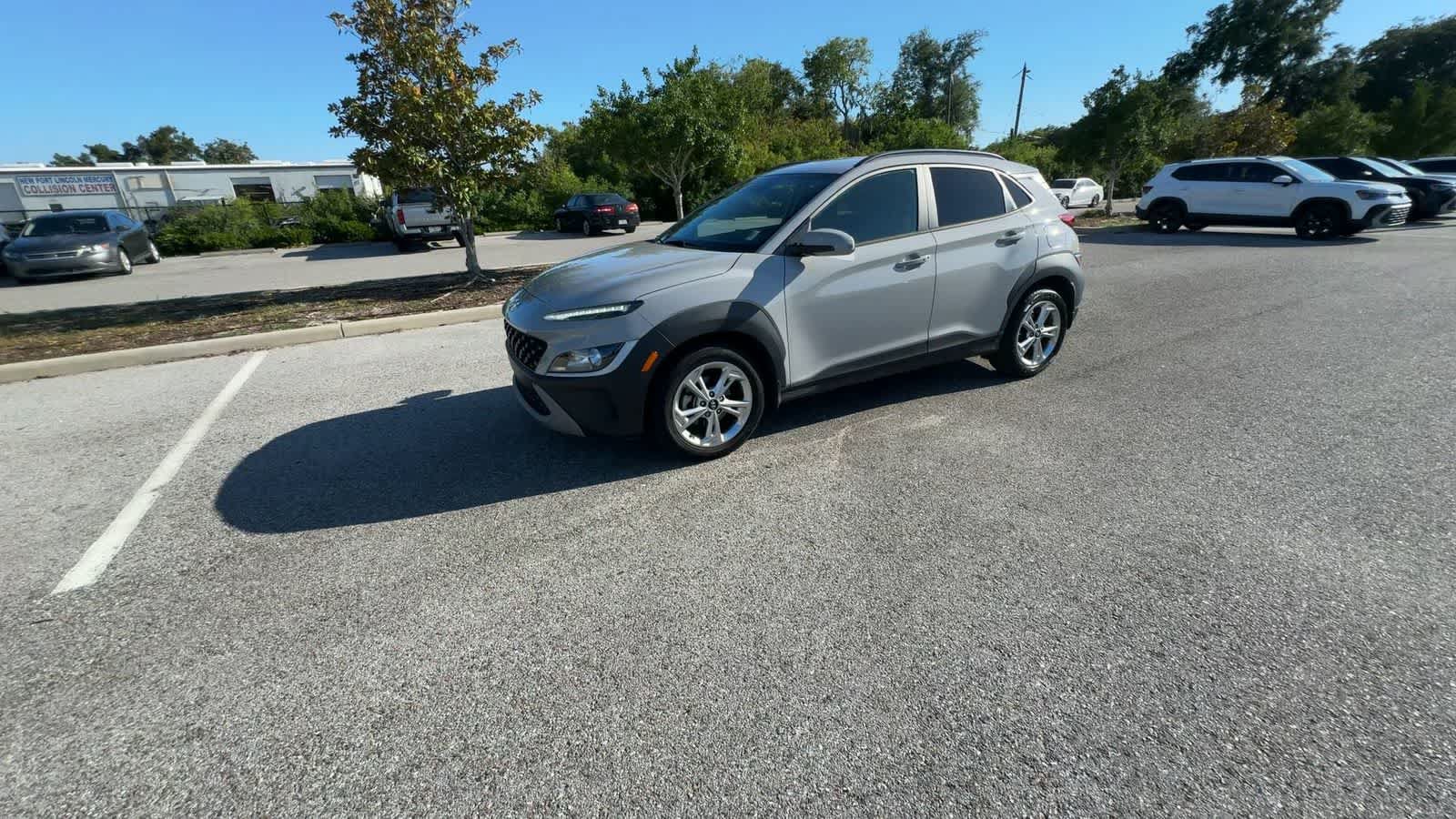Used 2022 Hyundai Kona SEL FWD image 4