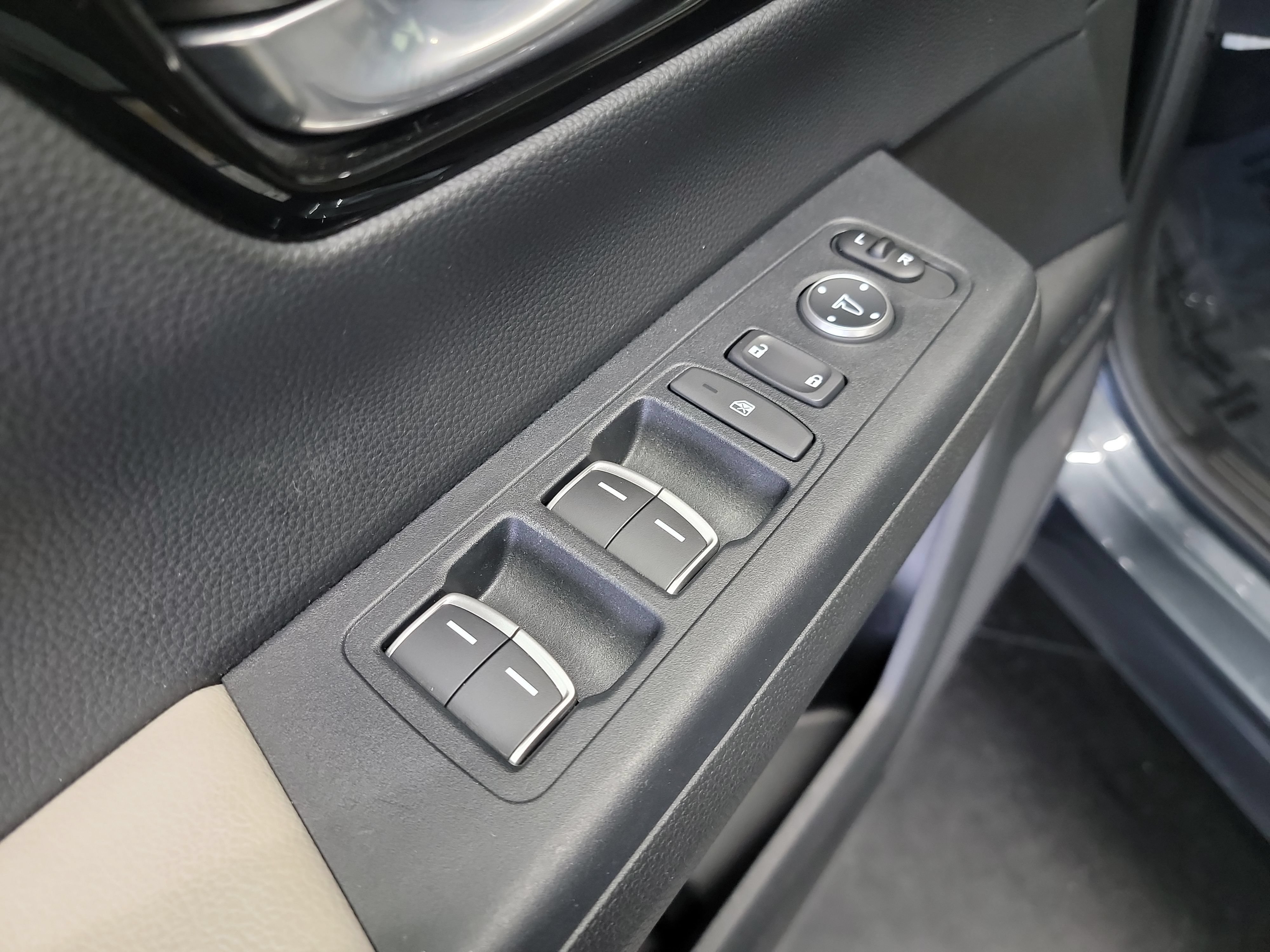 Certified 2025 Honda CR-V EX-L image 14