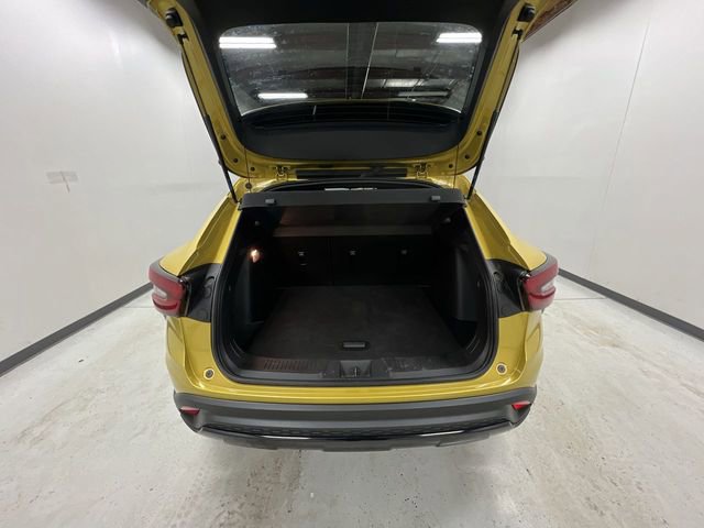 Certified 2024 Chevrolet Trax RS w/ Driver Confidence Package image 23