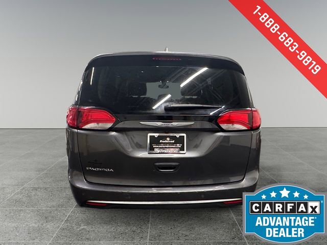 Used 2019 Chrysler Pacifica Touring-L image 24