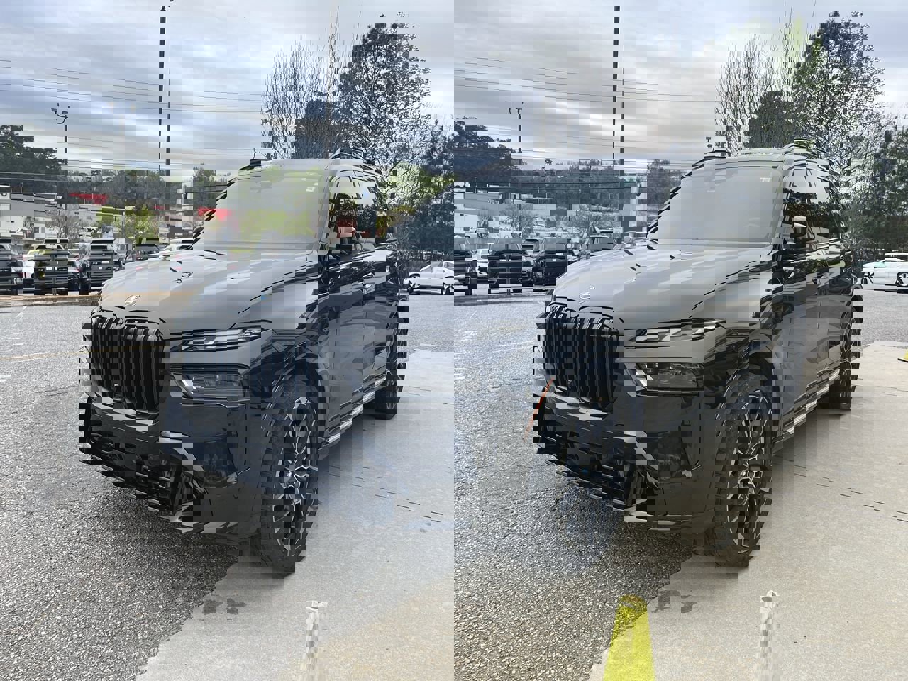 Certified 2023 BMW X7 xDrive40i w/ Executive Package image 4