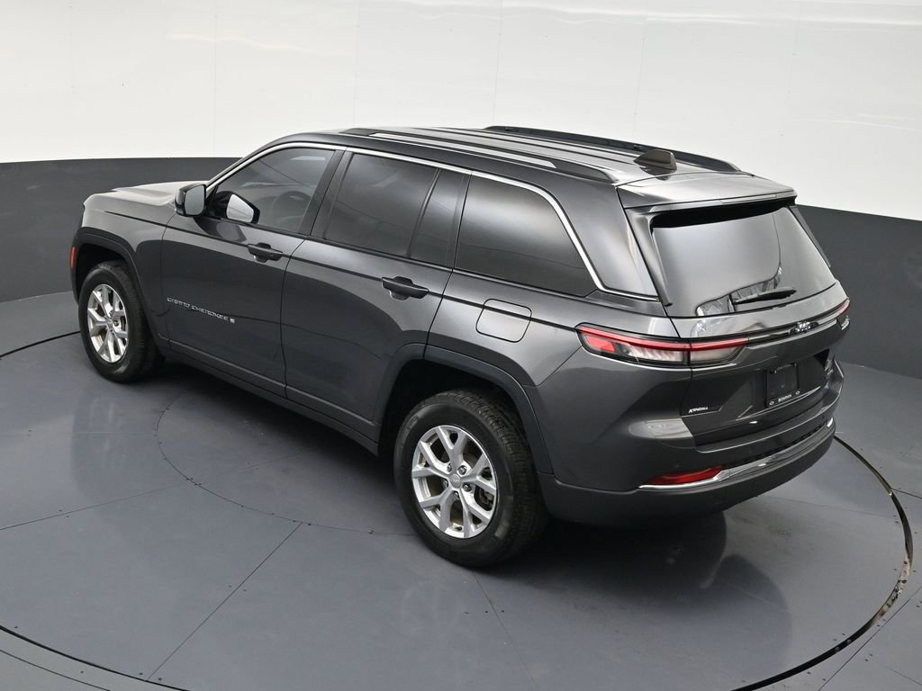 Used 2023 Jeep Grand Cherokee Limited image 14