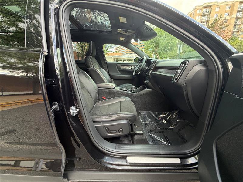 Used 2020 Volvo XC40 T5 R-Design w/ Protection Package Premier AWD/4WD image 20