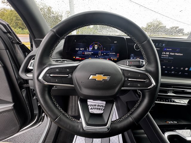 Used 2025 Chevrolet Traverse LT image 18