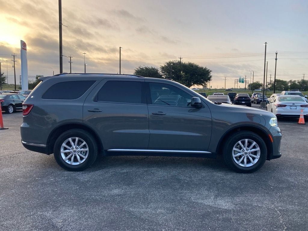 Used 2023 Dodge Durango SXT RWD image 4