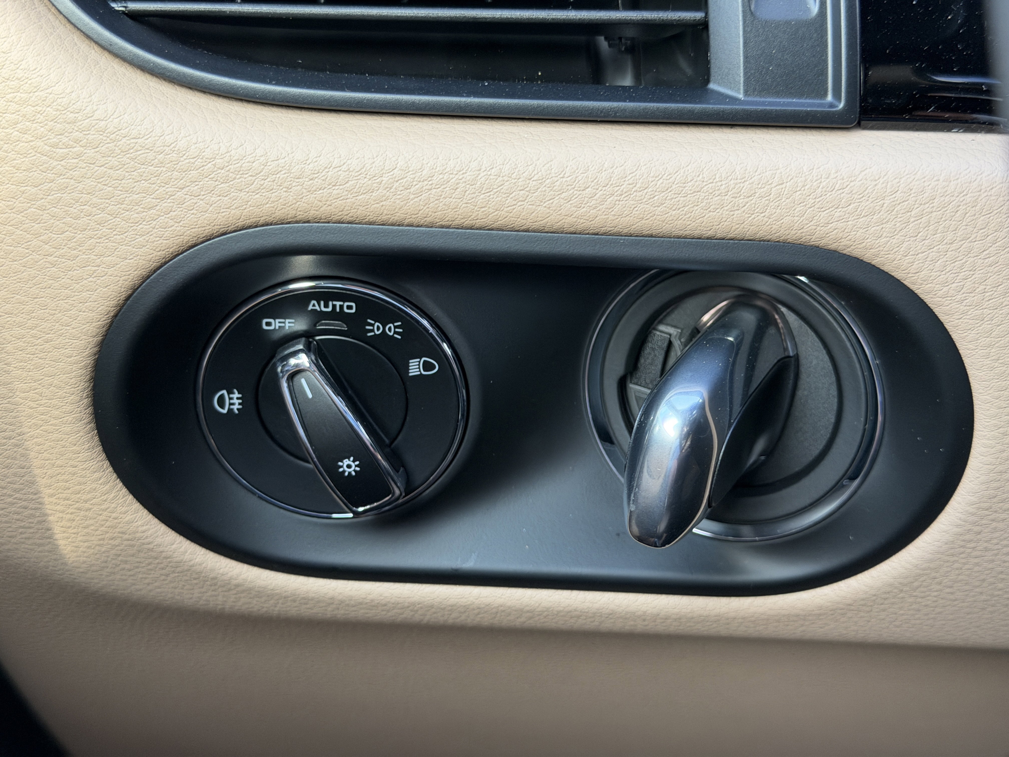 New 2025 Porsche Macan image 28