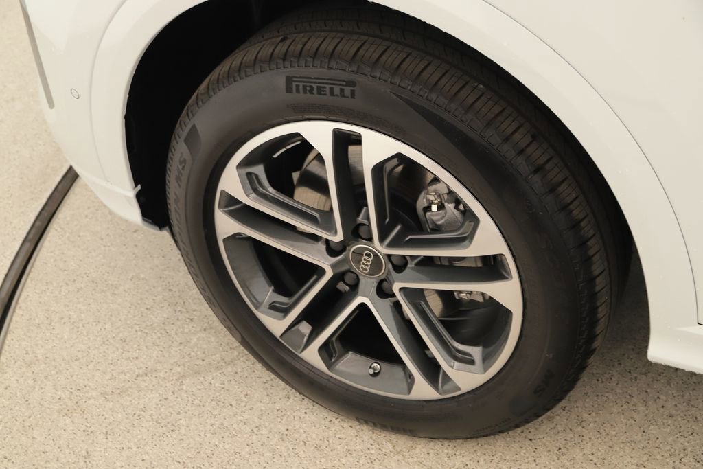 New 2025 Audi Q5 Premium image 29