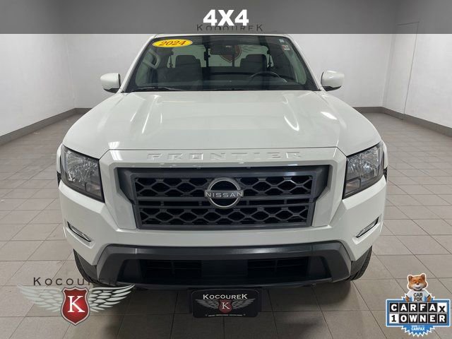 Used 2024 Nissan Frontier SV w/ SV Convenience Package AWD/4WD image 2