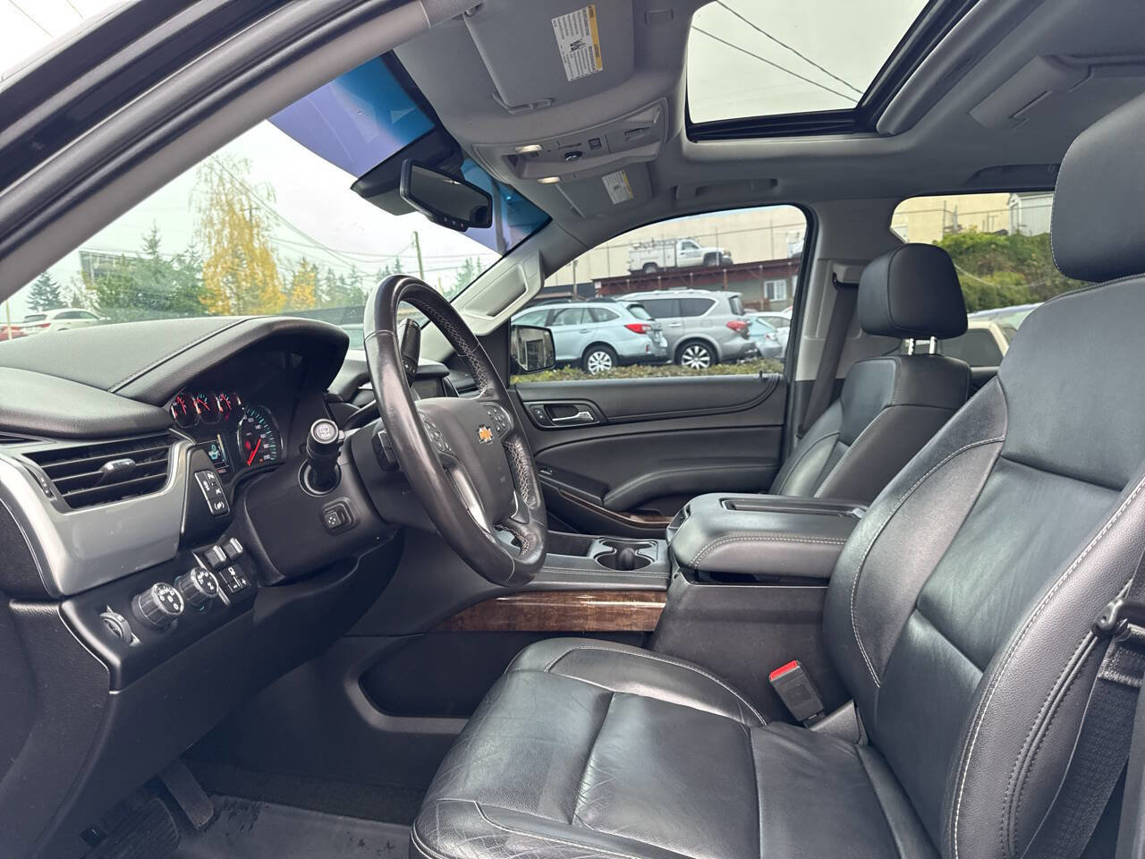 Used 2018 Chevrolet Suburban LT image 31