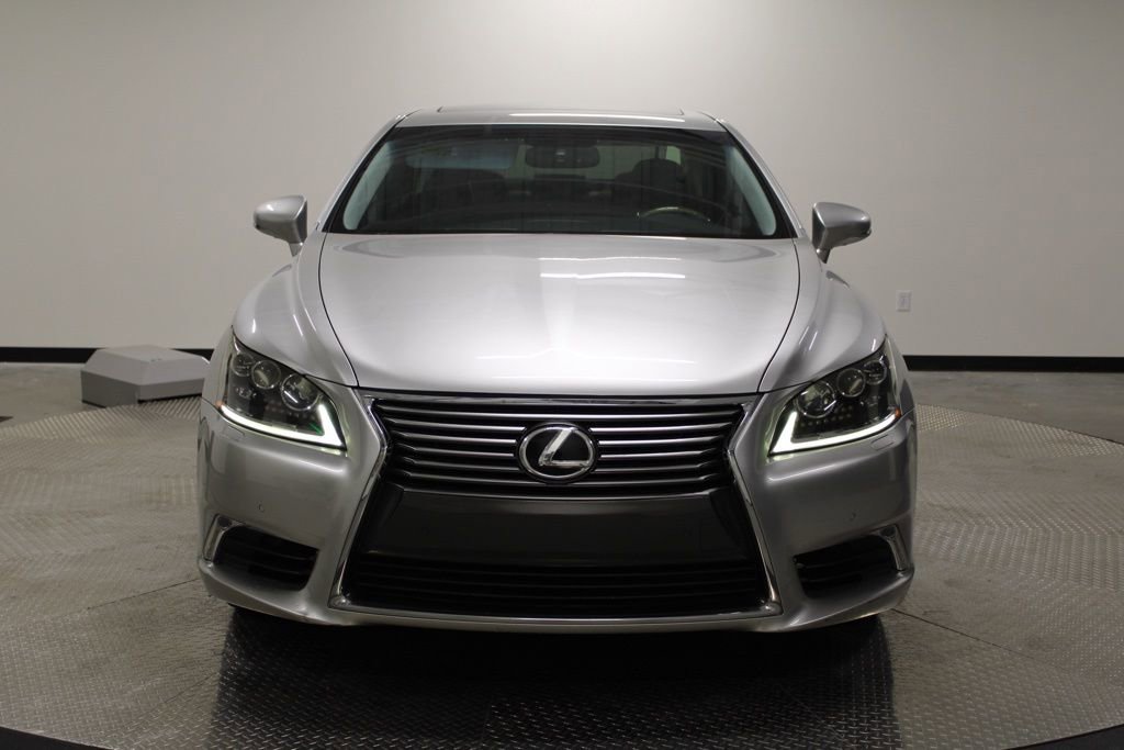 Used 2013 Lexus LS 460 AWD w/ Comfort Pkg image 11