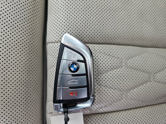 Used 2021 BMW X7 M50i w/ Dynamic Handling Package image 38