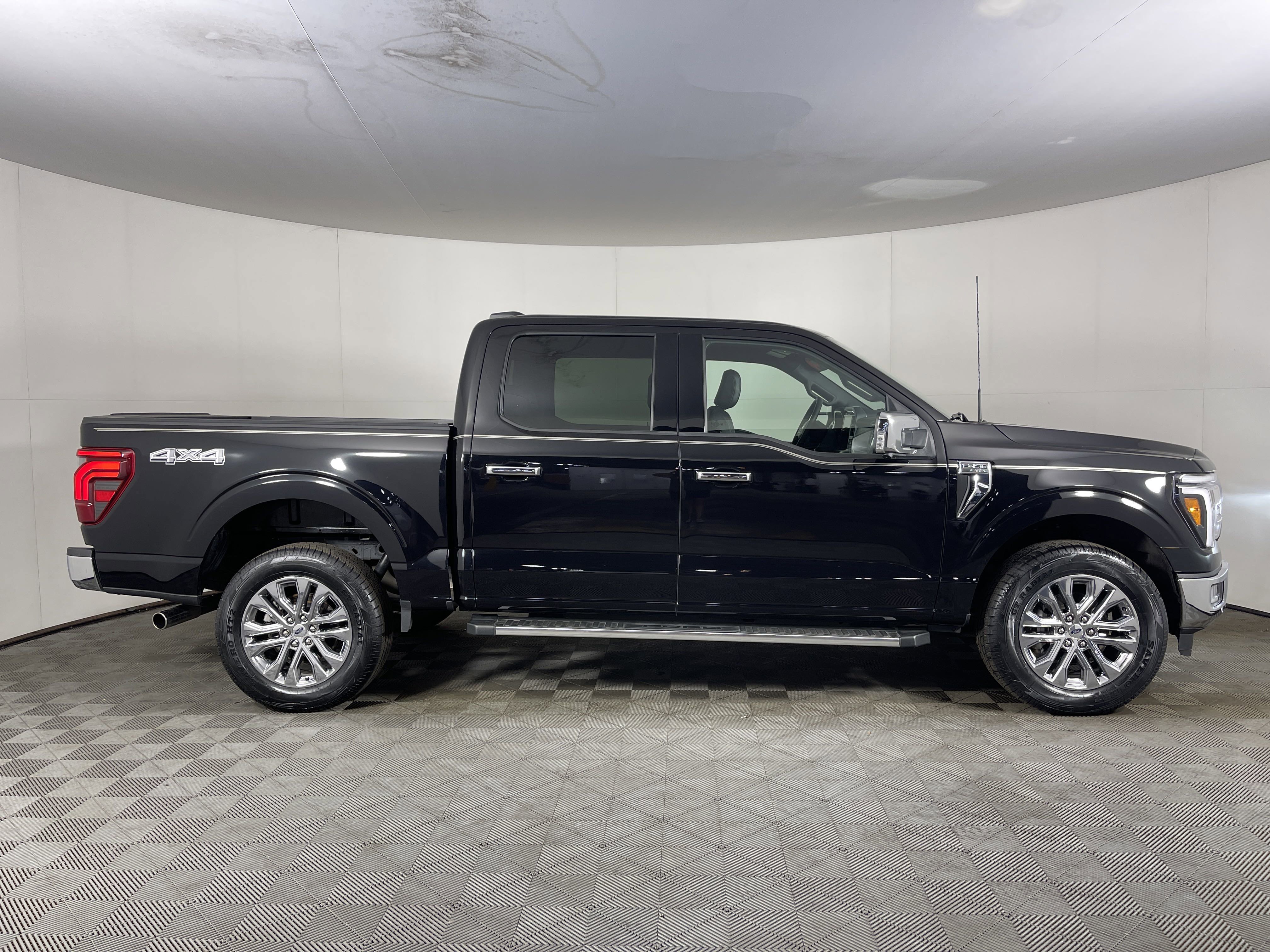 Used 2024 Ford F150 Lariat w/ Tow/Haul Package image 5