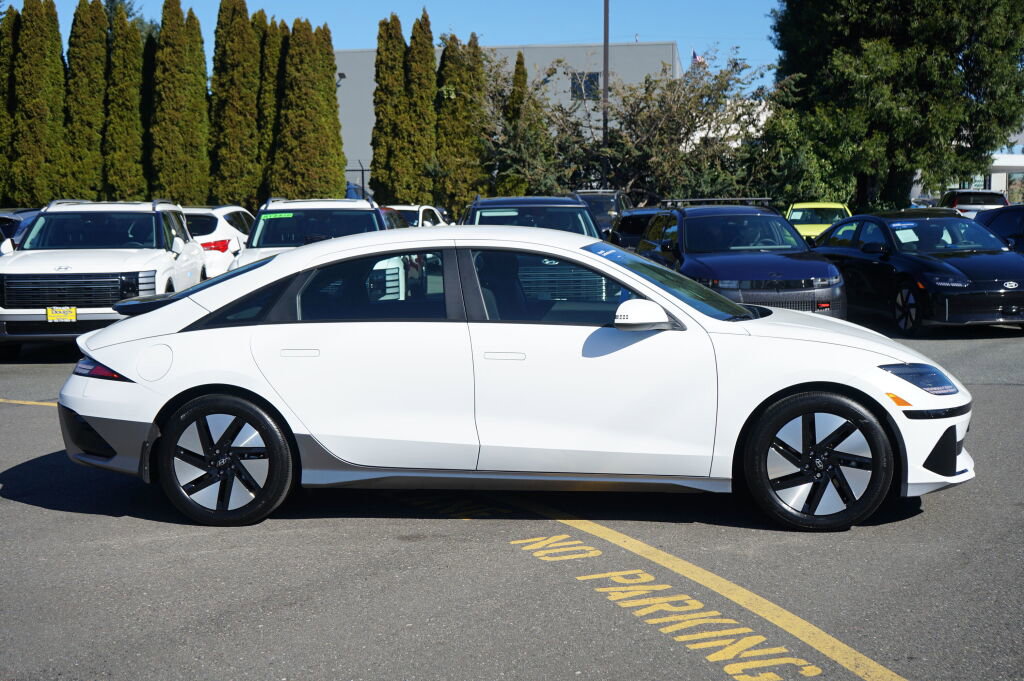 Certified 2024 Hyundai Ioniq 6 SE RWD image 5