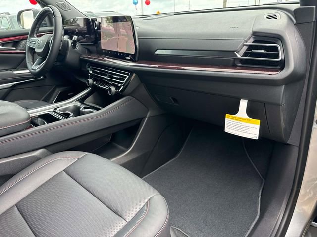New 2026 Chevrolet Traverse Z71 w/ Enhanced Driving Package AWD/4WD image 16