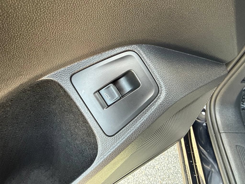 Used 2022 Volkswagen Tiguan SE w/ Panoramic Sunroof Package AWD/4WD image 21