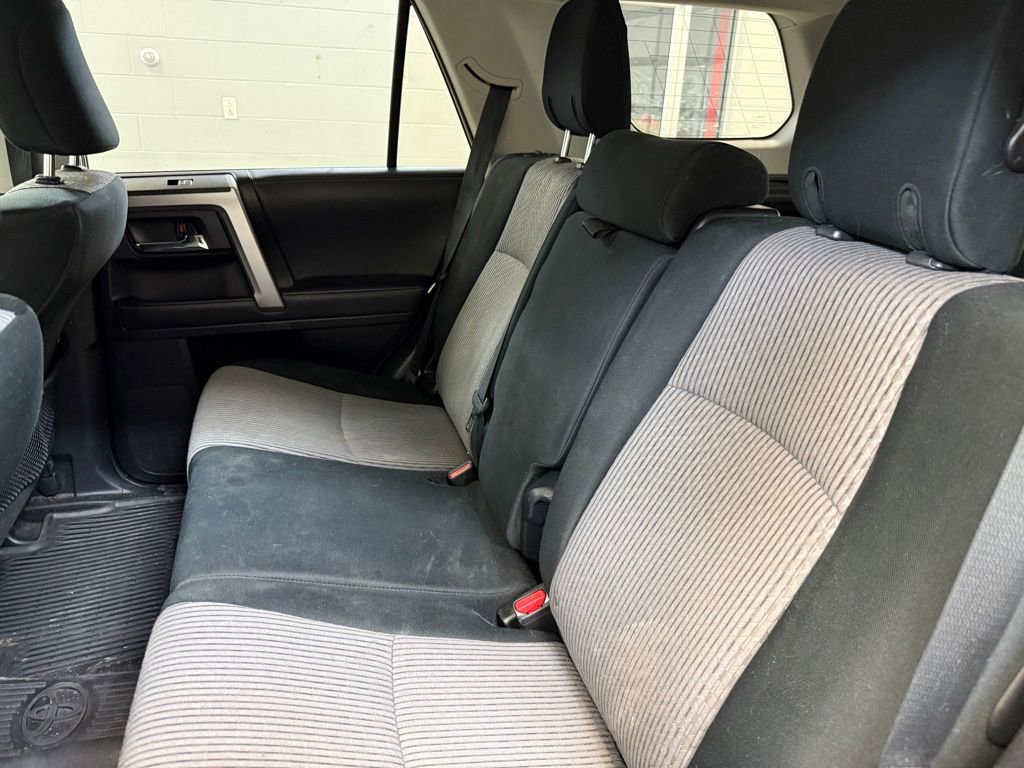 Used 2020 Toyota 4Runner SR5 AWD/4WD image 21